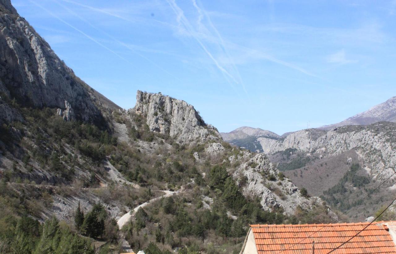 Vila Mini Stone House Omiš Exteriér fotografie