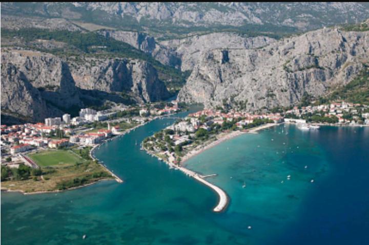 Vila Mini Stone House Omiš Exteriér fotografie