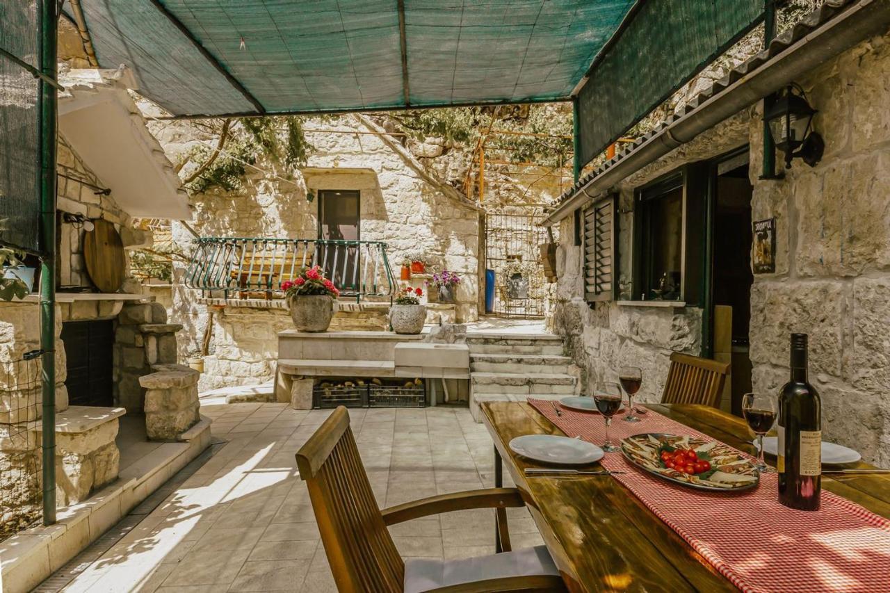 Vila Mini Stone House Omiš Exteriér fotografie