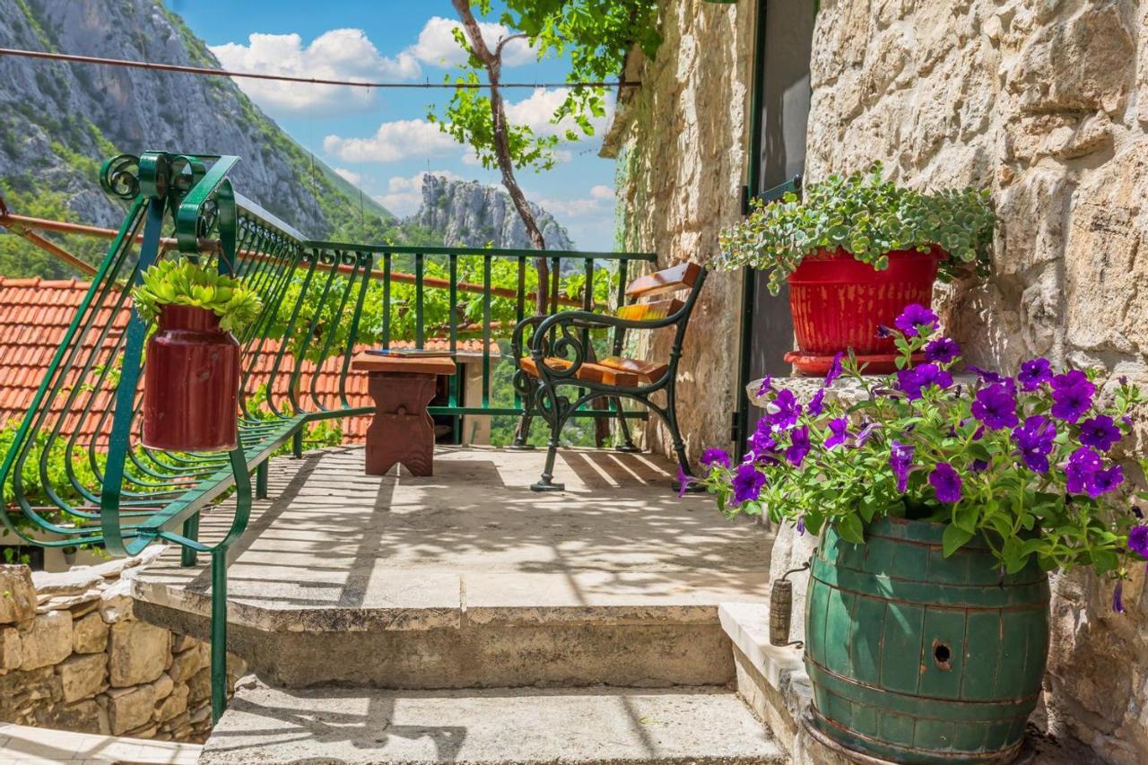 Vila Mini Stone House Omiš Exteriér fotografie