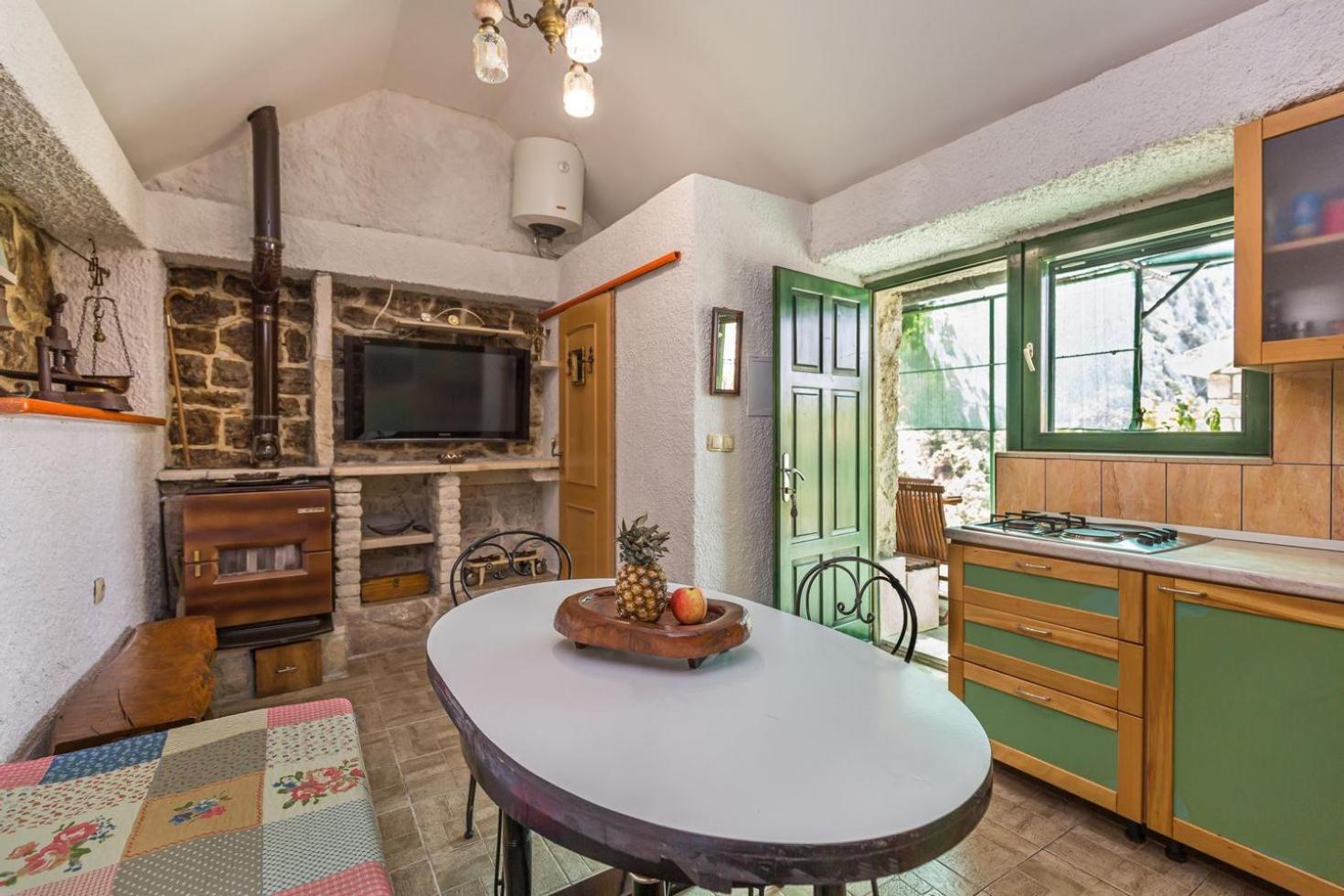 Vila Mini Stone House Omiš Exteriér fotografie