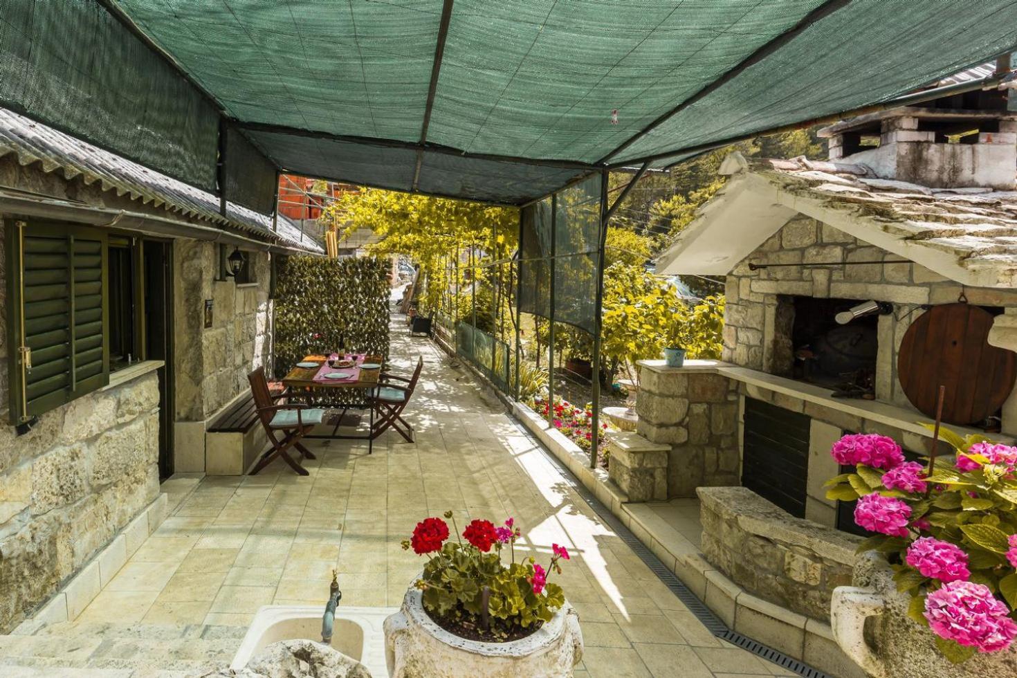 Vila Mini Stone House Omiš Exteriér fotografie