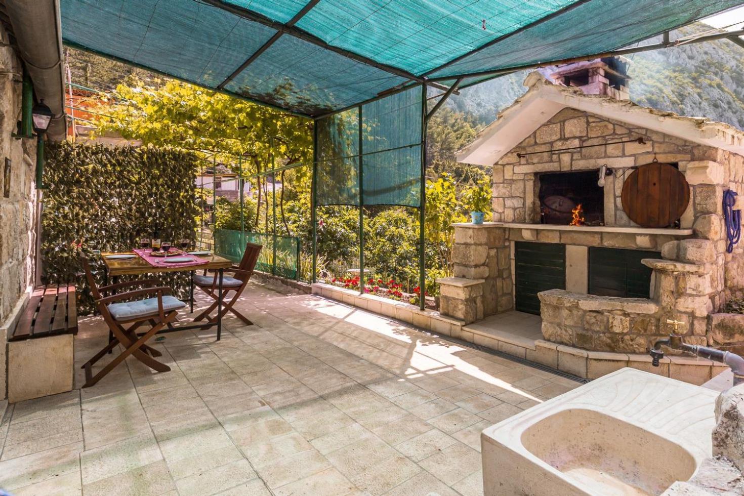 Vila Mini Stone House Omiš Exteriér fotografie
